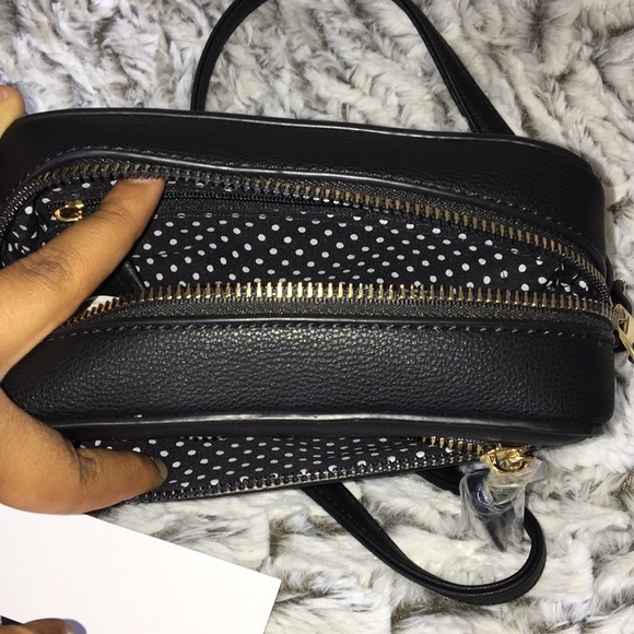 •Emperia Crossbody bag• - Picture 2 of 4